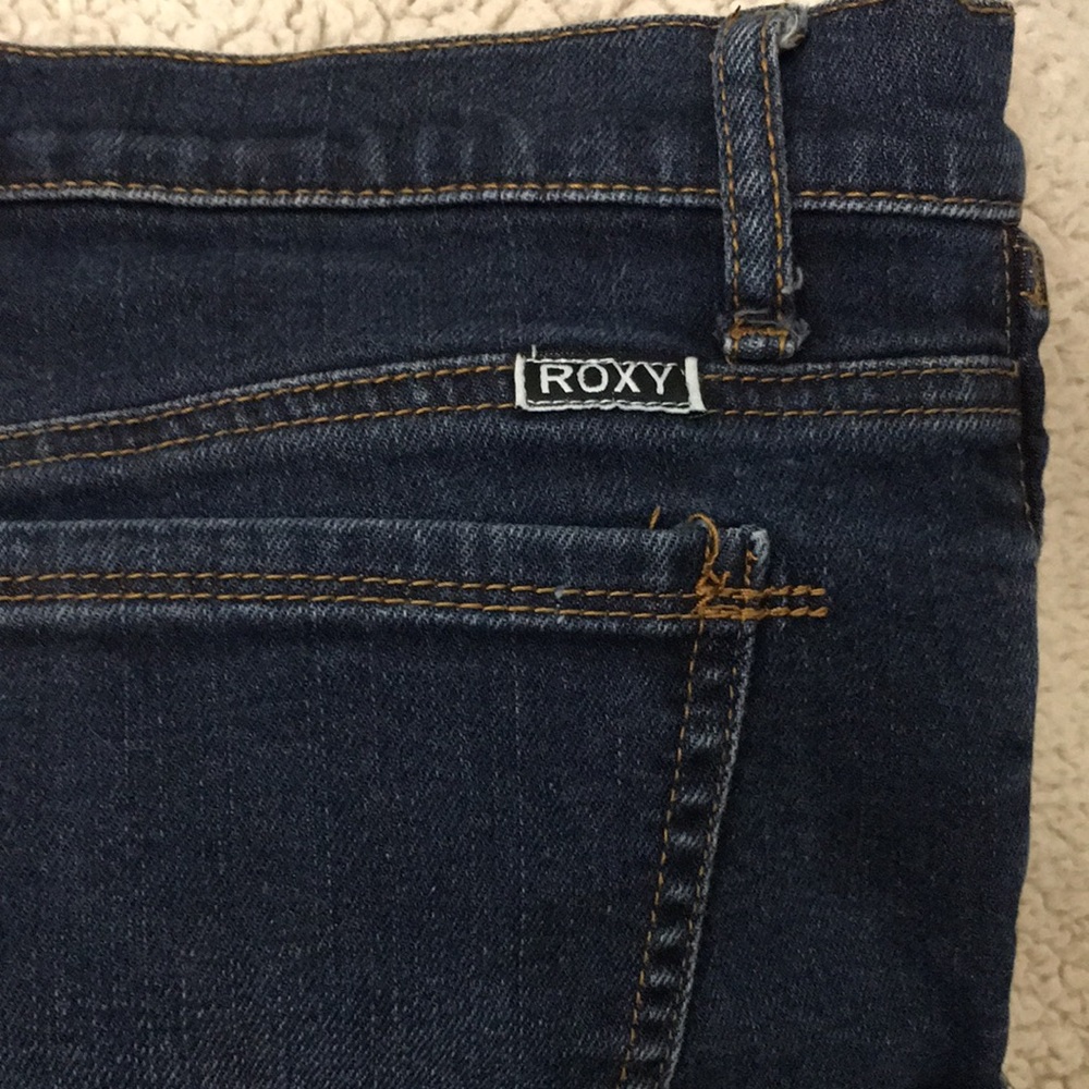 Woman’s Roxy shorts. Size 11 - Picture 6 of 6